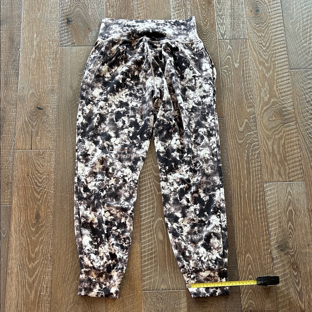 Athleta Salutation Printed Jogger - Picture 6 of 6